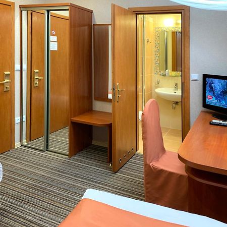 Economy Room In Hotel Eney إلفيف المظهر الخارجي الصورة