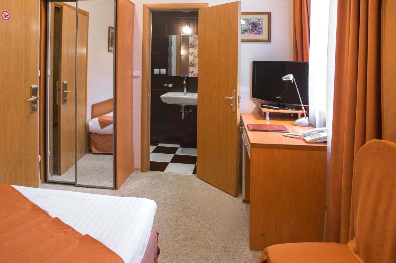 Economy Room In Hotel Eney إلفيف المظهر الخارجي الصورة