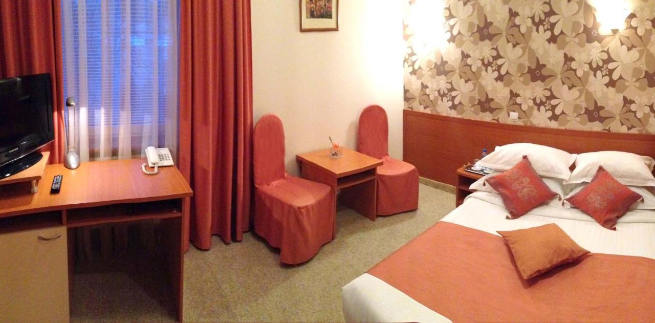 Economy Room In Hotel Eney إلفيف المظهر الخارجي الصورة