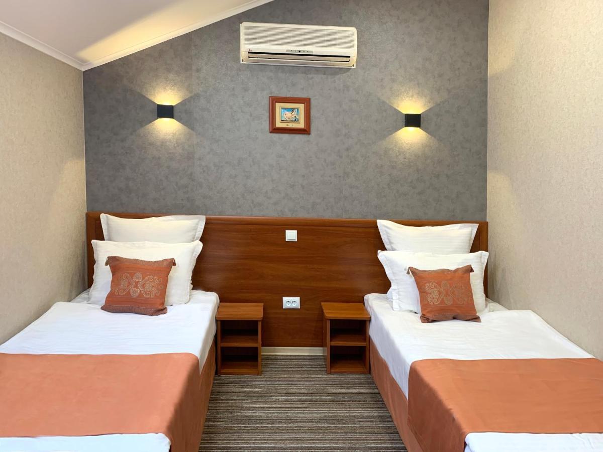 Economy Room In Hotel Eney إلفيف المظهر الخارجي الصورة