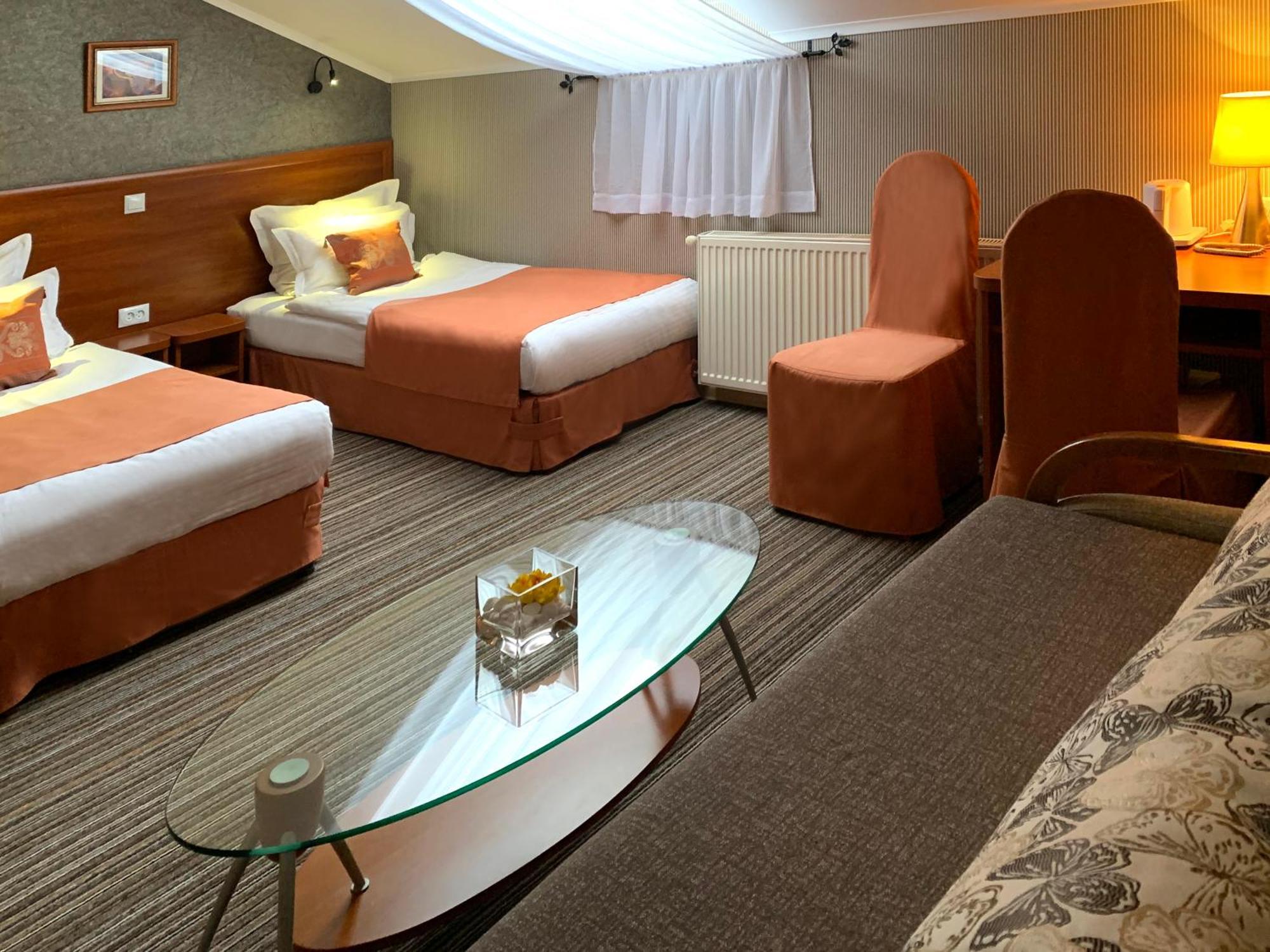 Economy Room In Hotel Eney إلفيف المظهر الخارجي الصورة