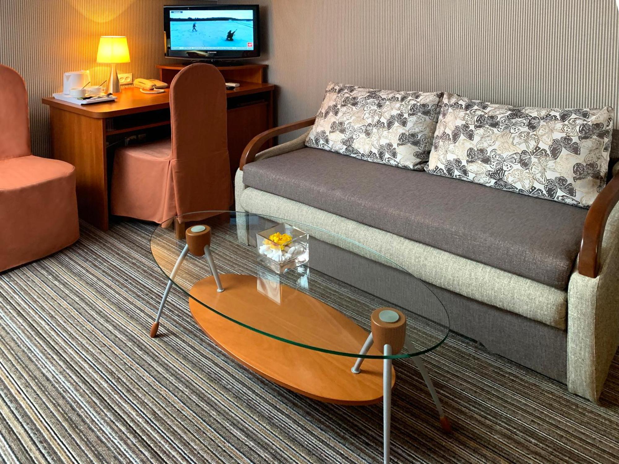 Economy Room In Hotel Eney إلفيف المظهر الخارجي الصورة