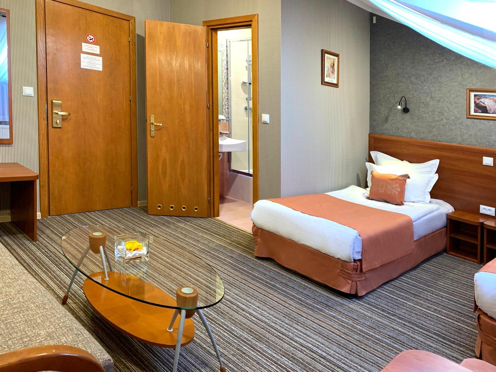 Economy Room In Hotel Eney إلفيف الغرفة الصورة