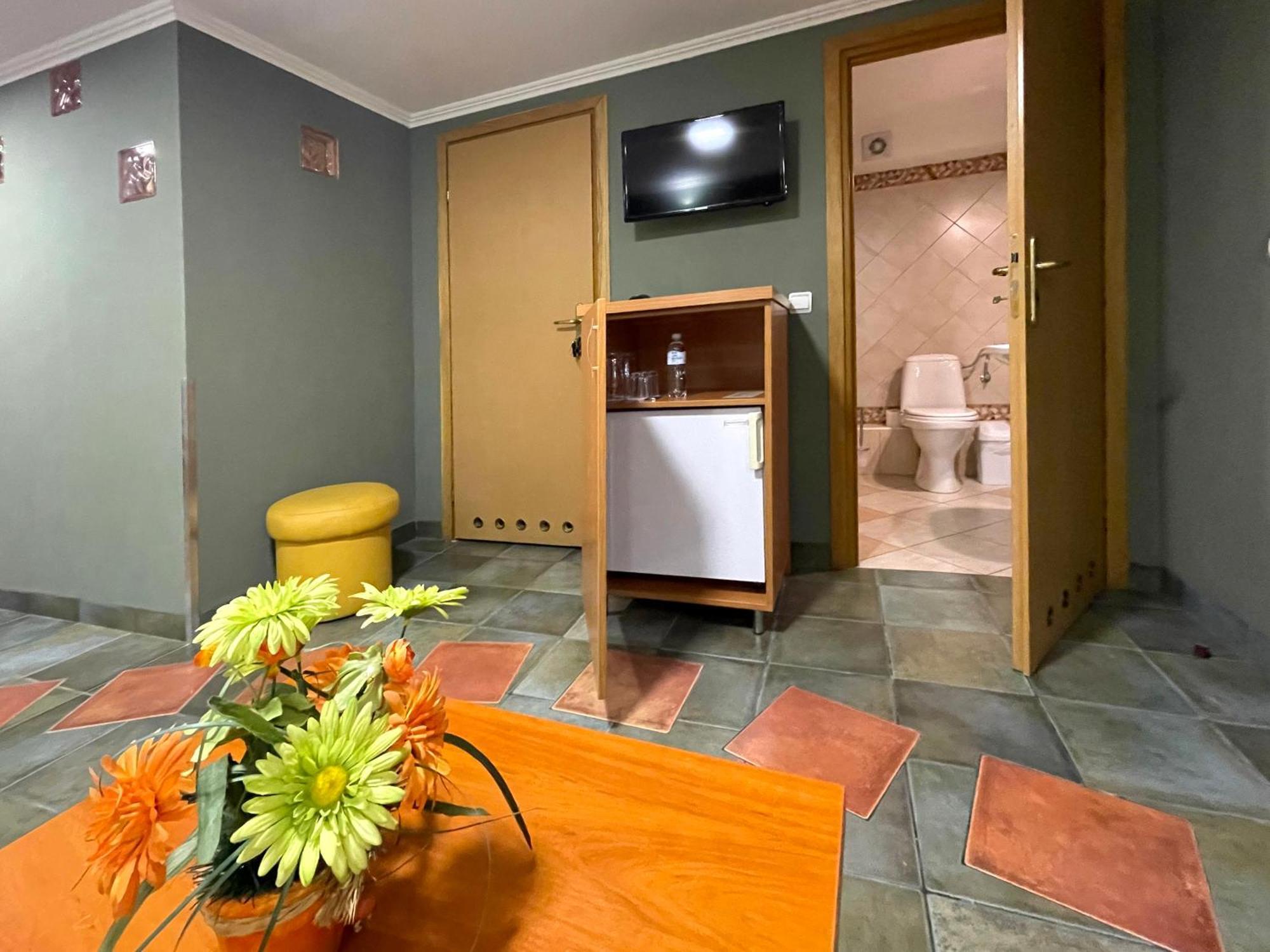 Economy Room In Hotel Eney إلفيف الغرفة الصورة