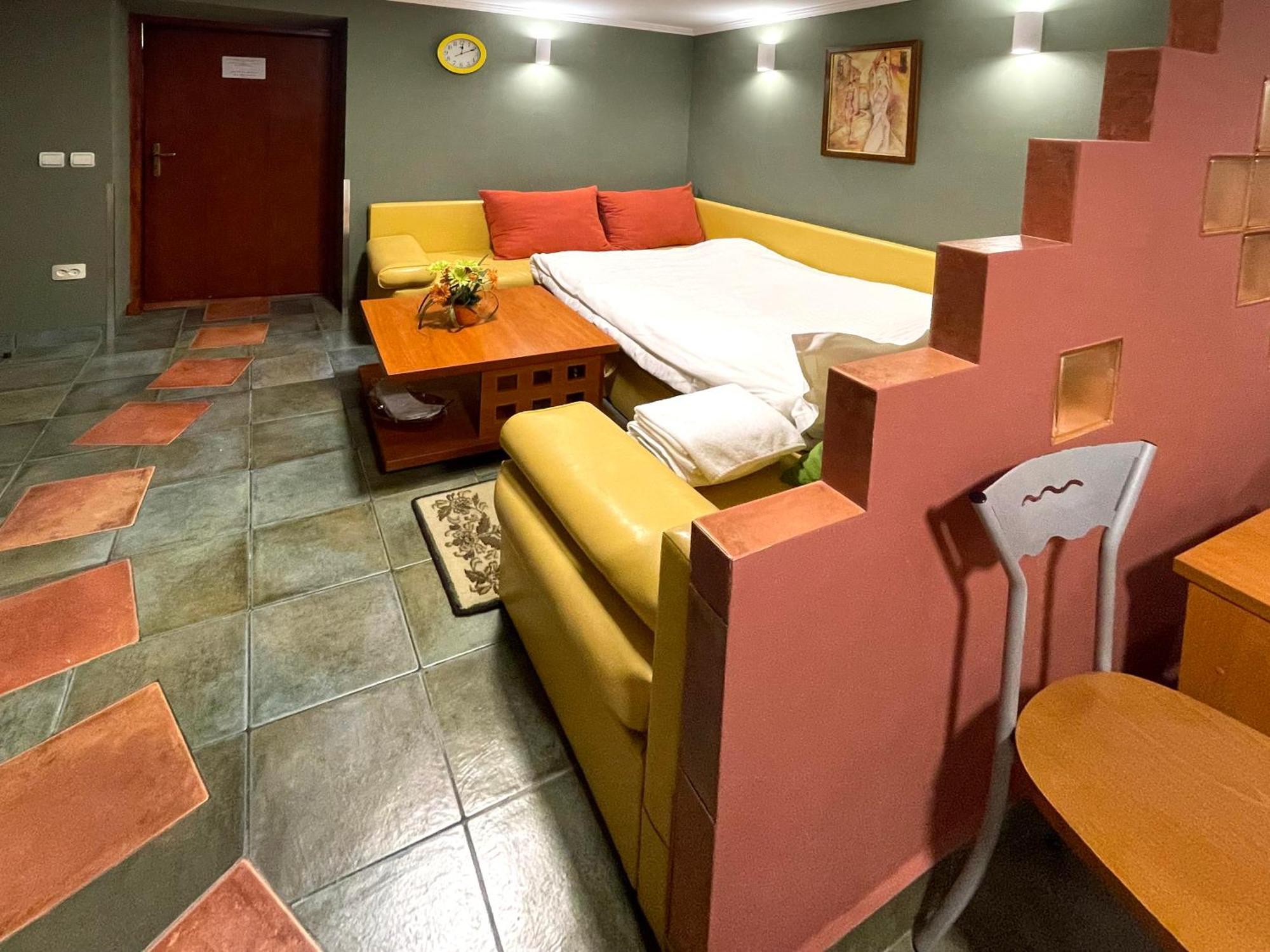 Economy Room In Hotel Eney إلفيف الغرفة الصورة