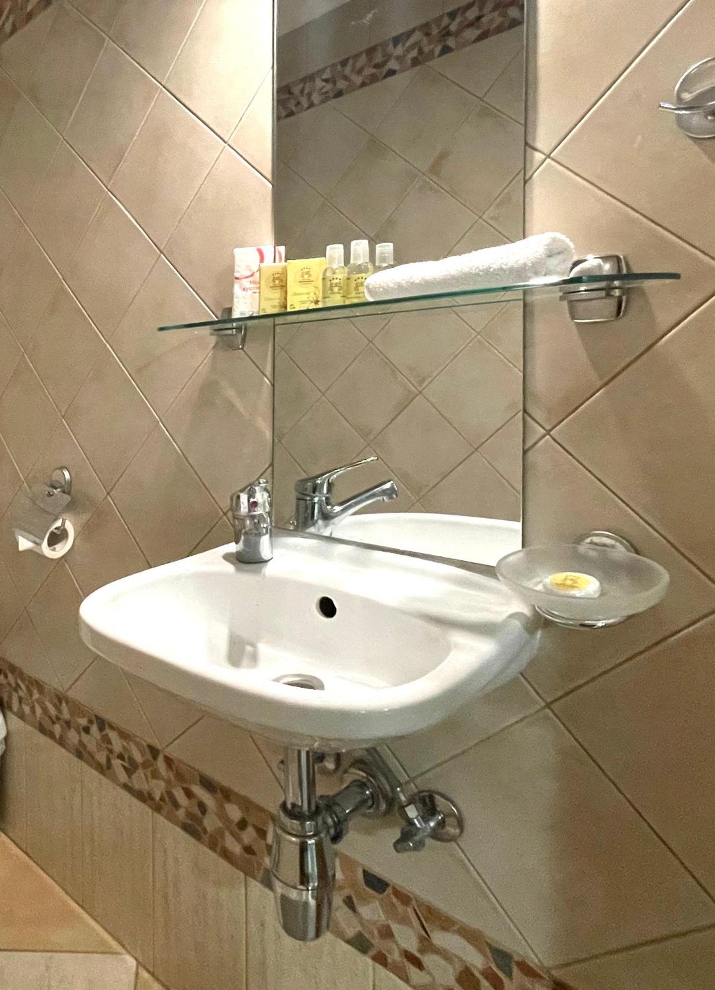 Economy Room In Hotel Eney إلفيف الغرفة الصورة